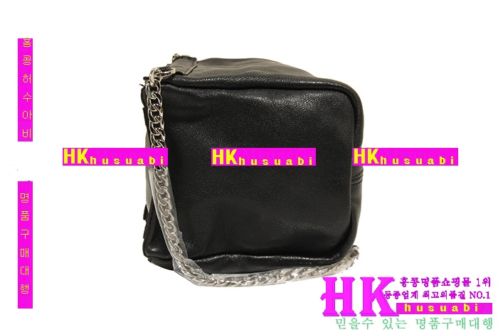 ����� �ǵ��� �̴� ũ�ν��� GV124741-3(��Ʈ��ƾ)