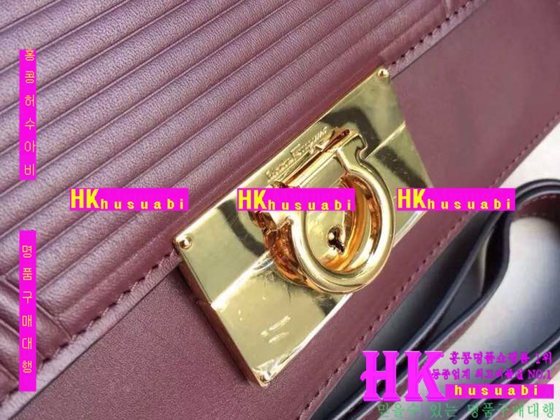 �ڹ̷��ޡ� NEW ��󰡸� ������ ũ�ν��� PE170504-27