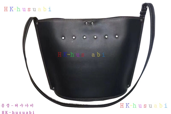 �ڹ̷��ޡ� ������ STUDS CABAS CL18090-4