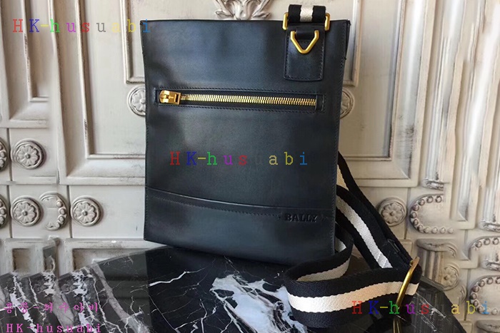 �ڹ̷��ޡ� �߸� ������ ũ�ν��� BL52088-2