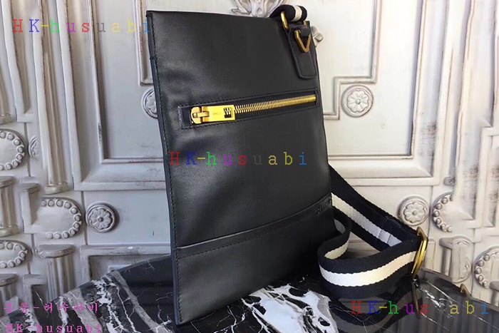 �ڹ̷��ޡ� �߸� ������ ũ�ν��� BL52088-2