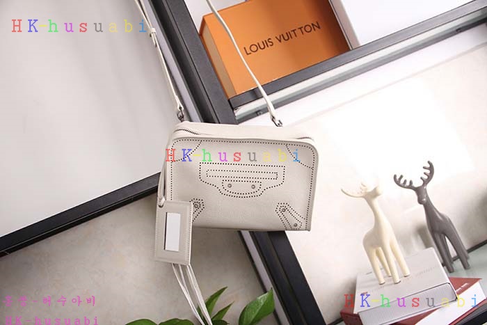 NEW 2018SS �߷��þư� �Ż� ũ�ν��� BL85443