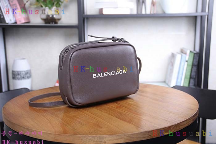 NEW 2018SS �߷��þư� ���긮���� ũ�ν��� BL86622