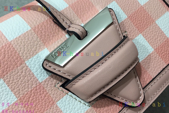 �ڹ̷��ޡ� �ο��� �ٸ����γ���  LW 88701