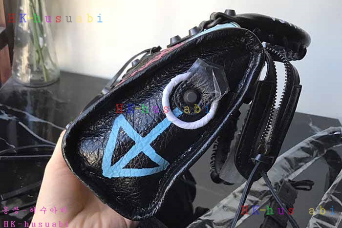 �ڹ̷��ޡ� �߷��þư� �̴� ��Ƽ�� BL 693S