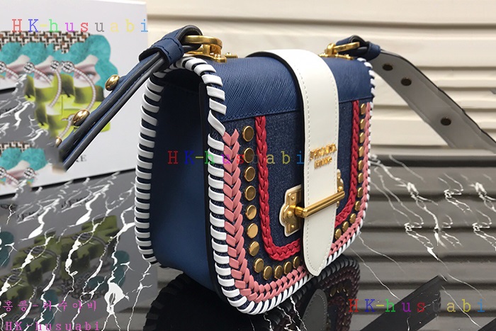 �ڹ̷��ޡ� ����� ���̿��Ͼ� ����� P 1BD074