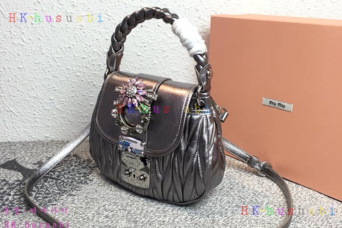 �ڹ̷��ޡ� �̿�̿� ���׶�� ����� M 5BH111-4