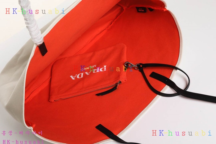 �ڹ̷��ޡ� ����� ĵ���� ����Ʈ ��Ʈ�� P 1BG220-2