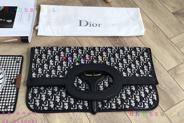 �ڹ̷��ޡ� ��� Ŭ��ġ�� �Ż�  DR M0995