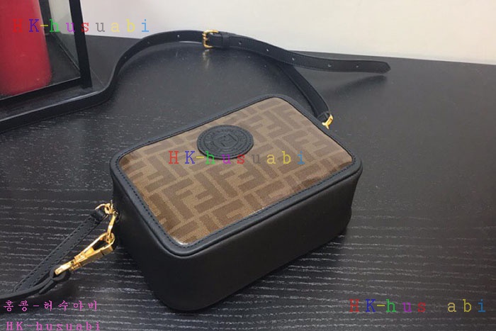 �ڹ̷��ޡ� ��� �̴� ī�޶� ���̽� F 8BS019A5K4F14TU