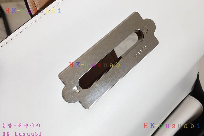 �ڹ̷��ޡ� ����� ī�̿��� PR 1BD045-3