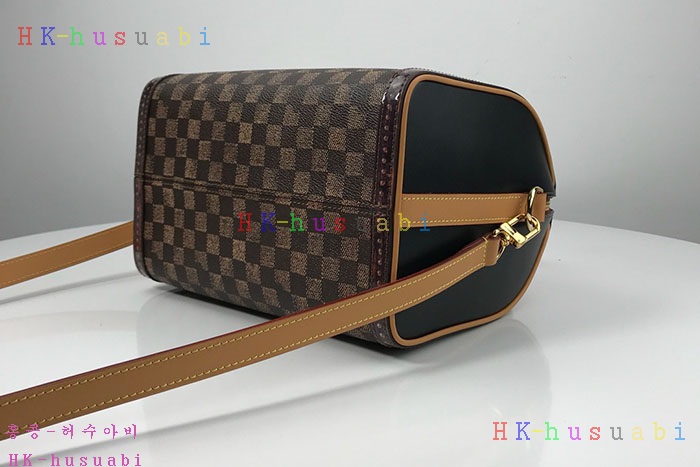 �ڹ̷��ޡ� 2019SS ���̺��� ���ǵ� LV M52249