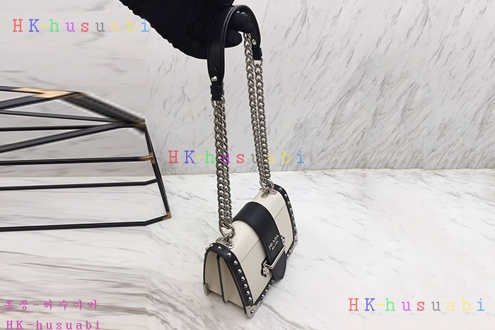 �ڹ̷��ޡ� ����� ī�̿��� PR 1BD045-3-1