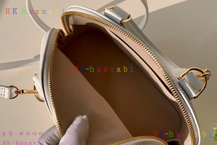 �ڹ̷��ޡ�2019SS ���̺��� �˸� BB  M52885