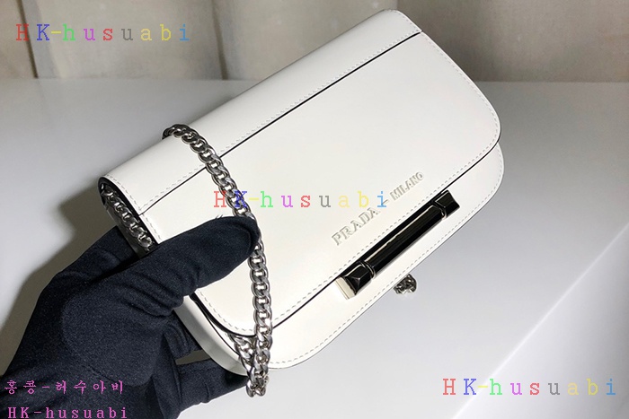 �ڹ̷��ޡ� ����� �ú��� ���׹� P 1BD170