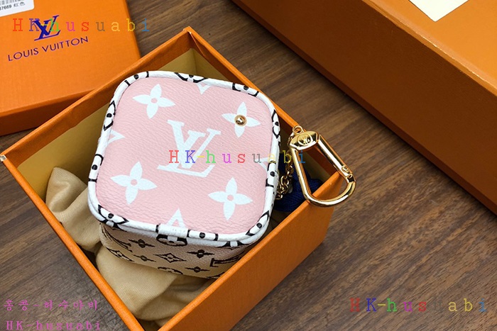 �ڹ̷��ޡ� ���̺��� ť�� �����۽� LV M67669(3�÷�)