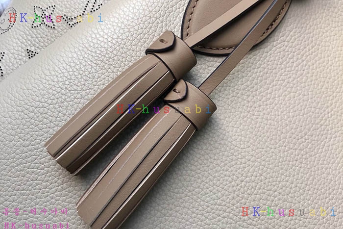 �ڹ̷��ޡ� ���̺��� �Ͽ�޾� ũ�ν��ٵ� ��Ʈ�� LV M55031